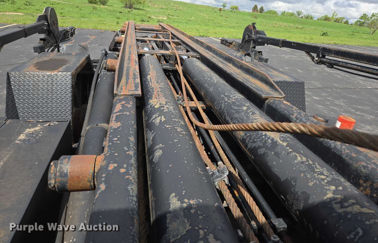 image for item ER5247 2002 Freightliner  FL112 roll-off container truck