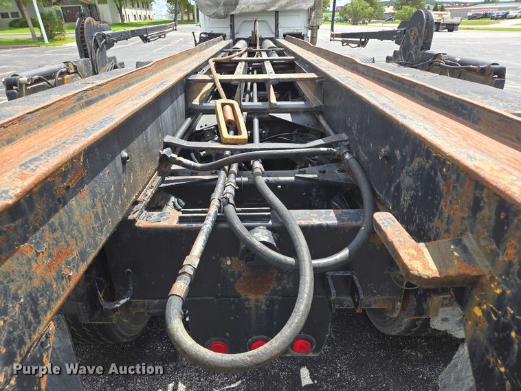 image for item ER5247 2002 Freightliner  FL112 roll-off container truck