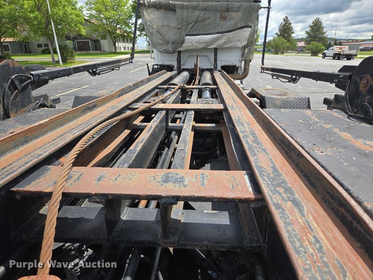 image for item ER5247 2002 Freightliner  FL112 roll-off container truck