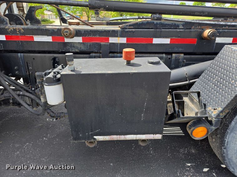 image for item ER5247 2002 Freightliner  FL112 roll-off container truck