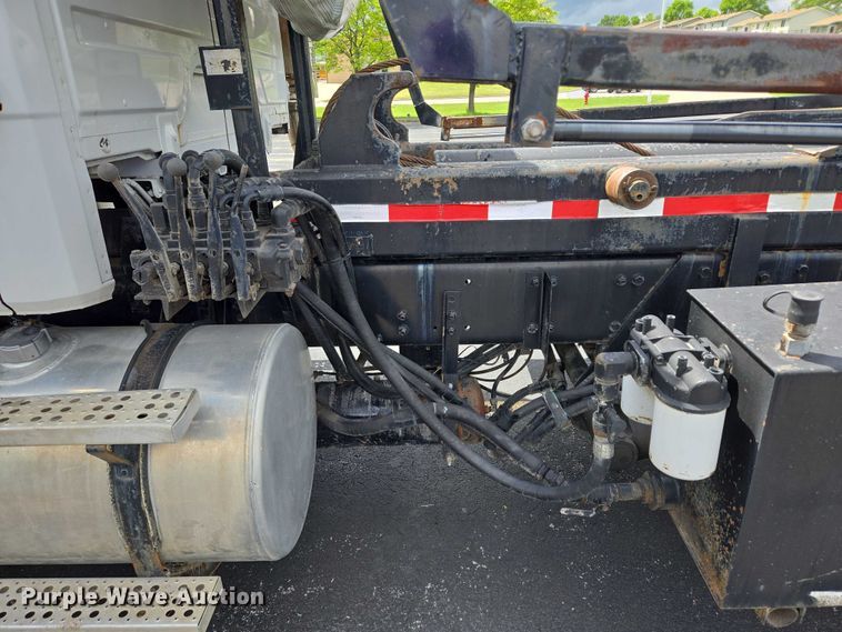 image for item ER5247 2002 Freightliner  FL112 roll-off container truck