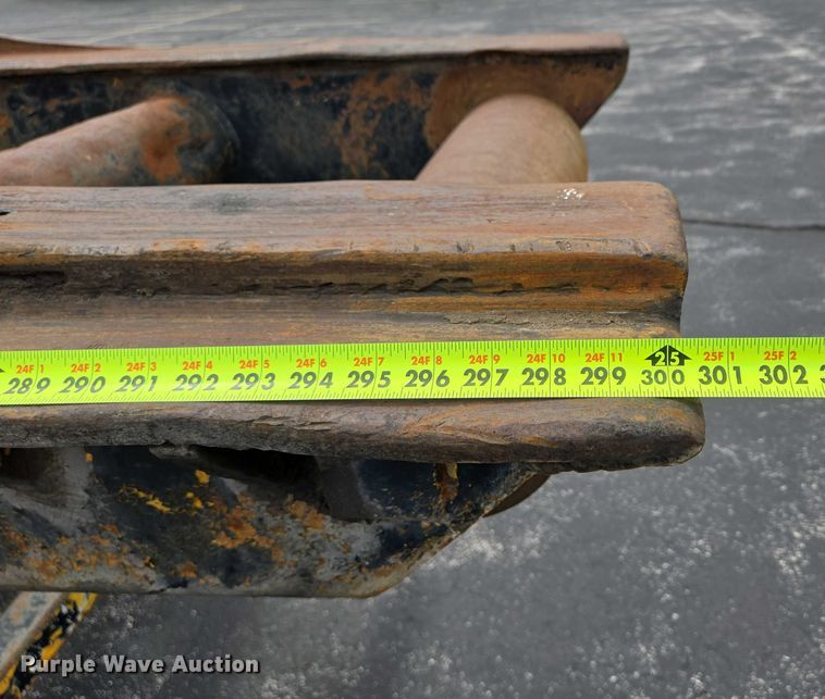 image for item ER5247 2002 Freightliner  FL112 roll-off container truck