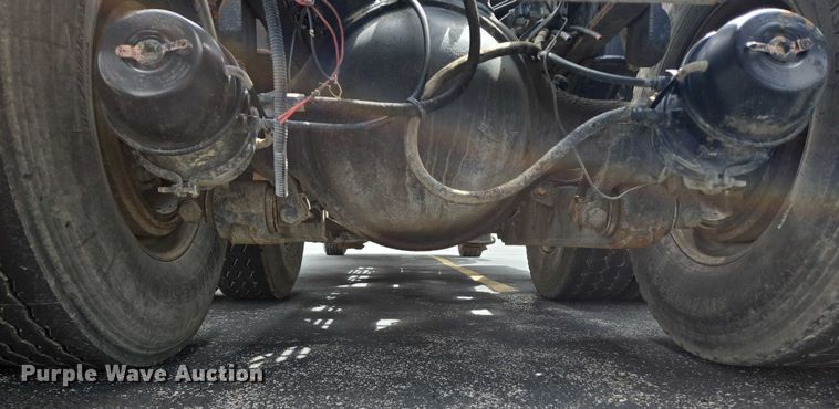 image for item ER5247 2002 Freightliner  FL112 roll-off container truck