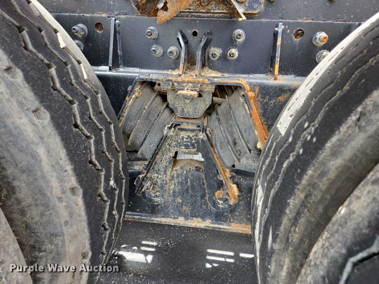 image for item ER5247 2002 Freightliner  FL112 roll-off container truck