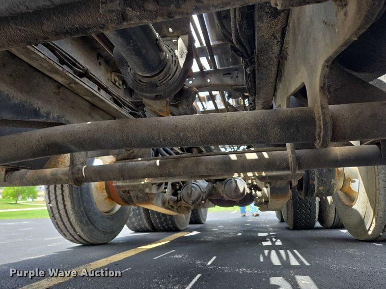 image for item ER5247 2002 Freightliner  FL112 roll-off container truck