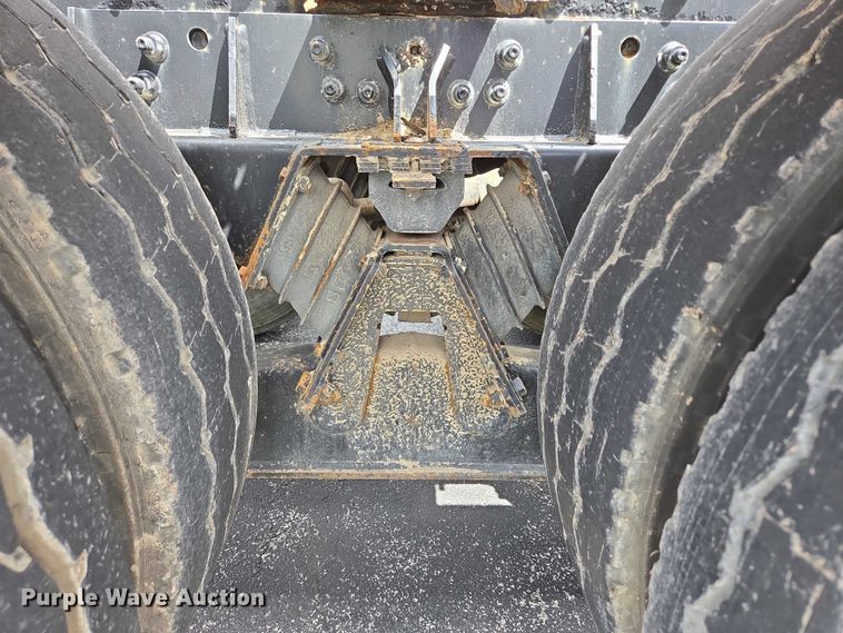 image for item ER5247 2002 Freightliner  FL112 roll-off container truck