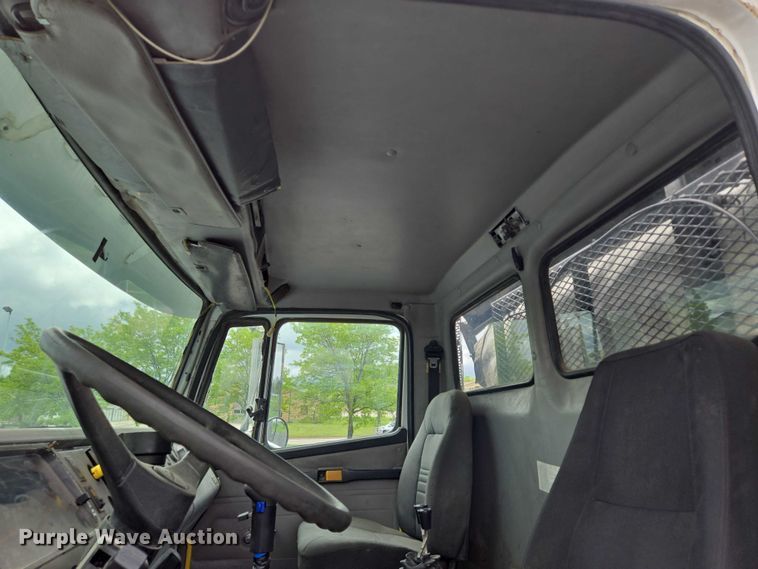 image for item ER5247 2002 Freightliner  FL112 roll-off container truck