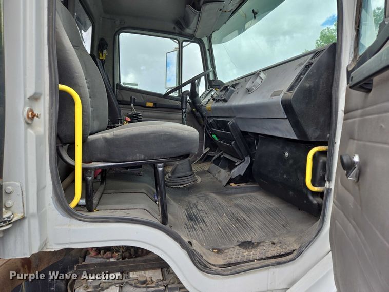 image for item ER5247 2002 Freightliner  FL112 roll-off container truck