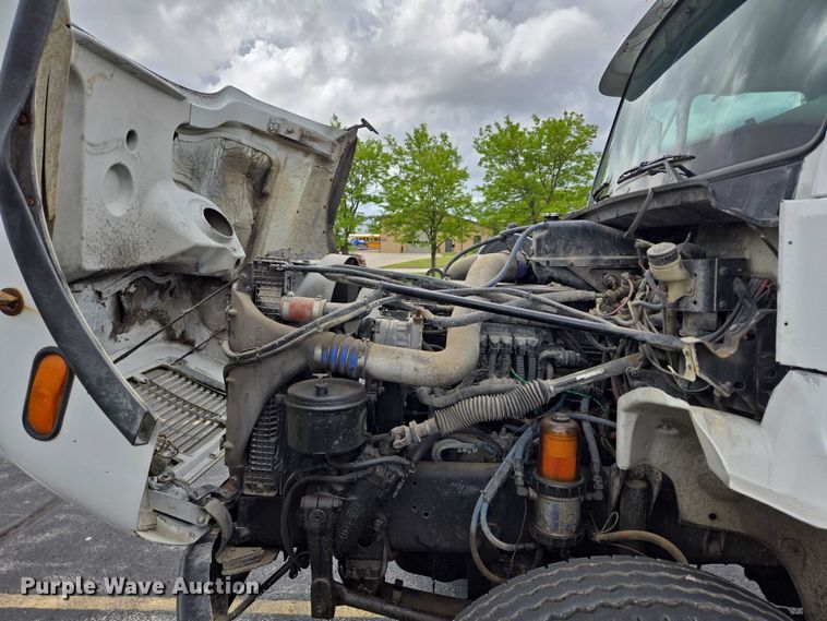 image for item ER5247 2002 Freightliner  FL112 roll-off container truck