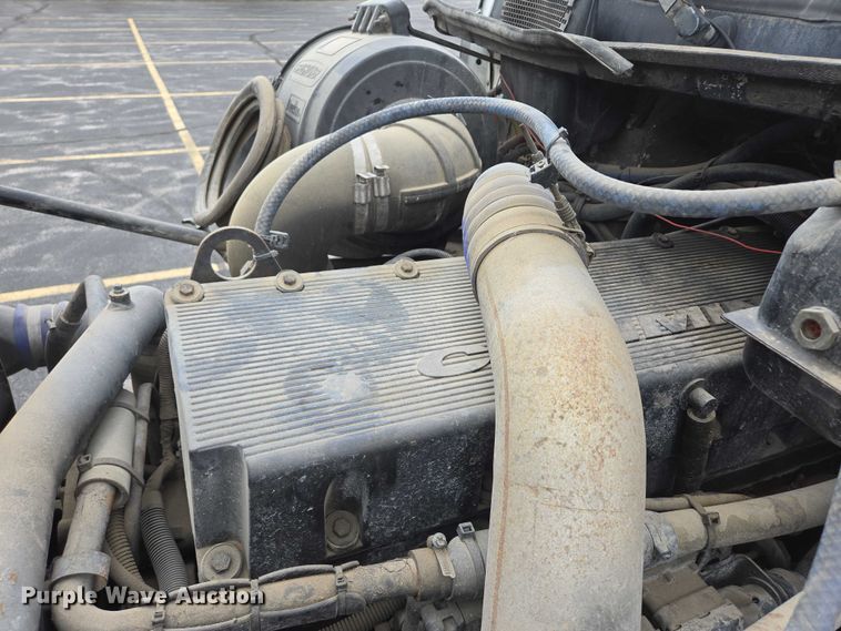 image for item ER5247 2002 Freightliner  FL112 roll-off container truck