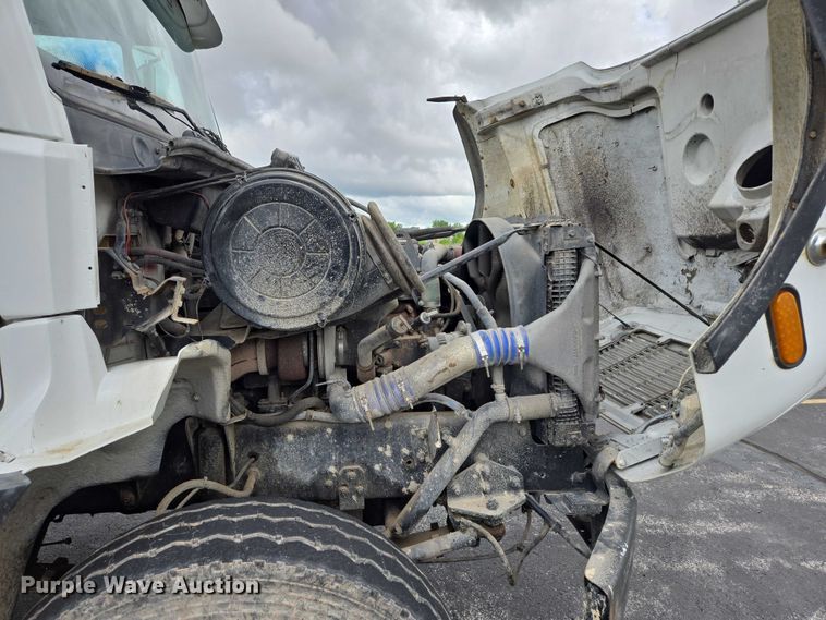 image for item ER5247 2002 Freightliner  FL112 roll-off container truck