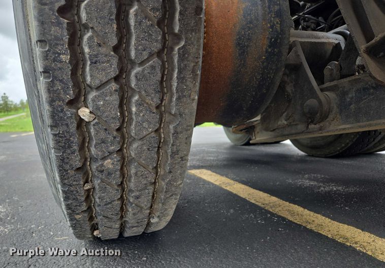 image for item ER5247 2002 Freightliner  FL112 roll-off container truck