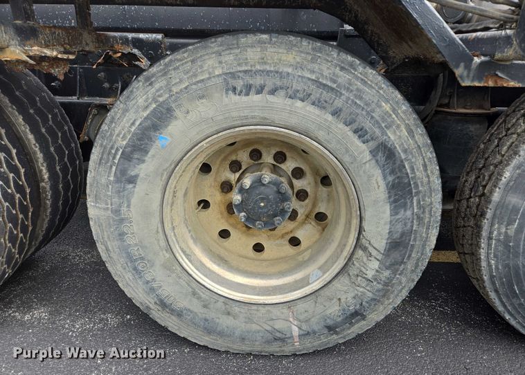 image for item ER5247 2002 Freightliner  FL112 roll-off container truck