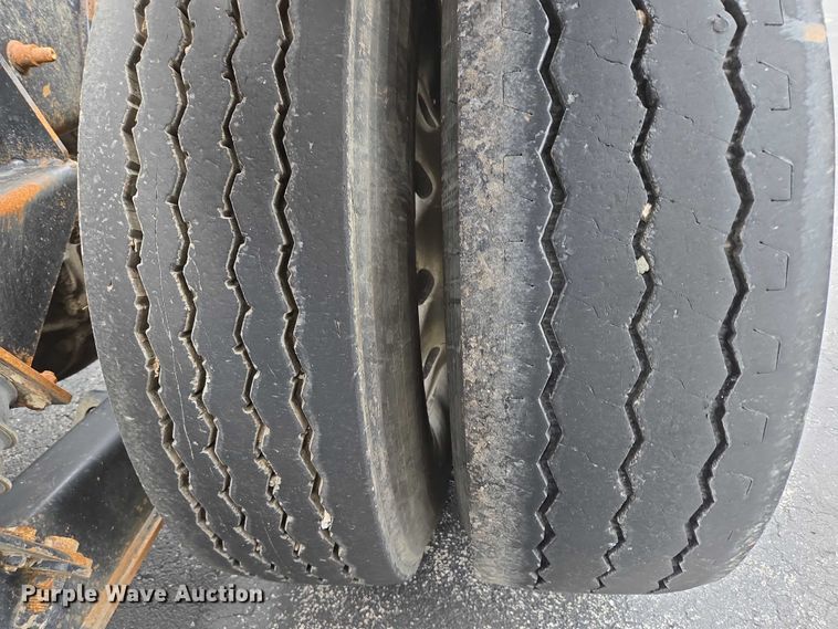 image for item ER5247 2002 Freightliner  FL112 roll-off container truck