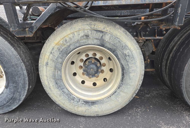 image for item ER5247 2002 Freightliner  FL112 roll-off container truck