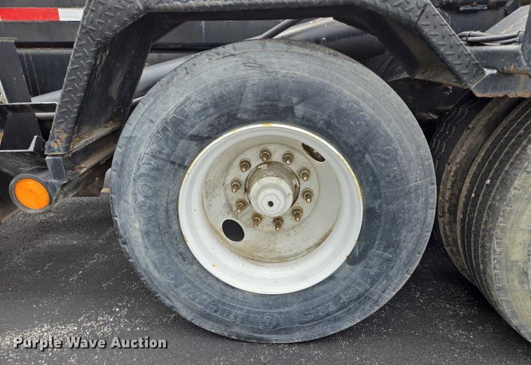 image for item ER5247 2002 Freightliner  FL112 roll-off container truck