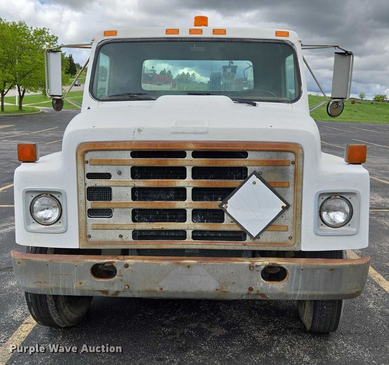 image for item ER5248 1987 International 1754 fuel / lube truck