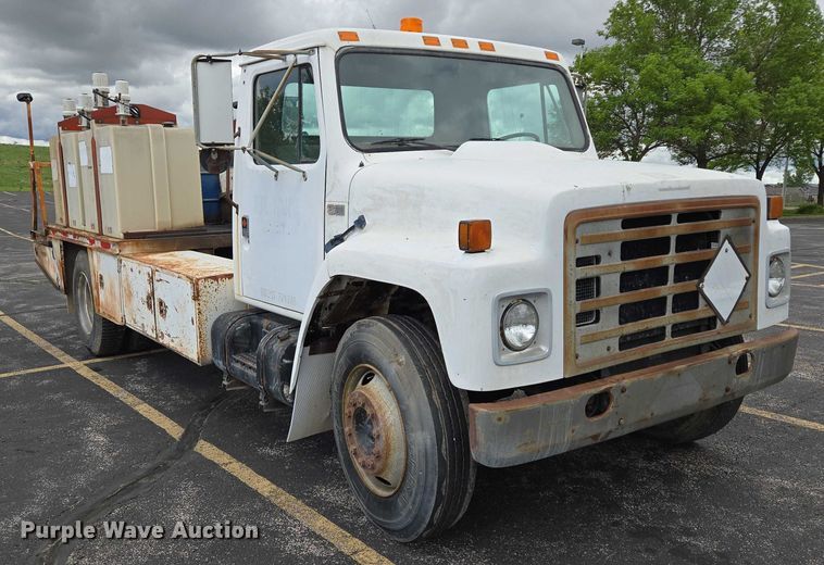 image for item ER5248 1987 International 1754 fuel / lube truck