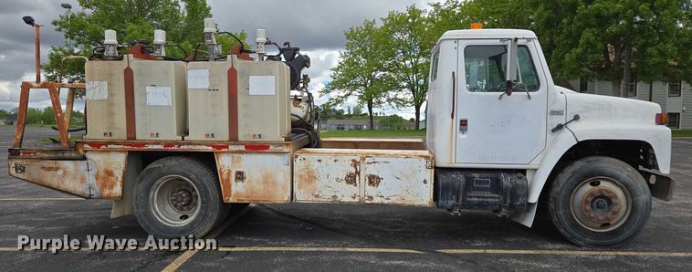 image for item ER5248 1987 International 1754 fuel / lube truck