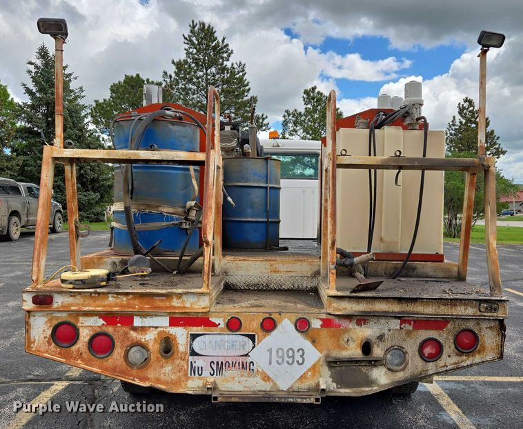 image for item ER5248 1987 International 1754 fuel / lube truck