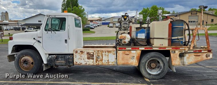 image for item ER5248 1987 International 1754 fuel / lube truck