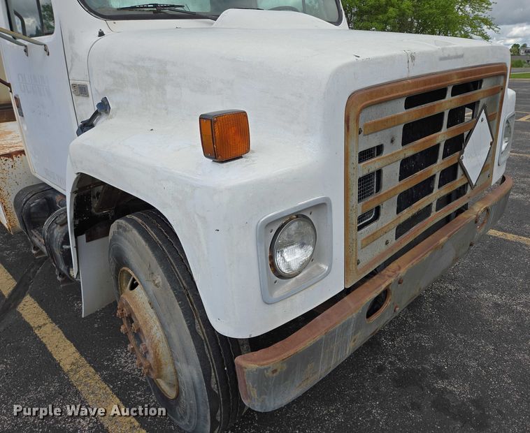 image for item ER5248 1987 International 1754 fuel / lube truck