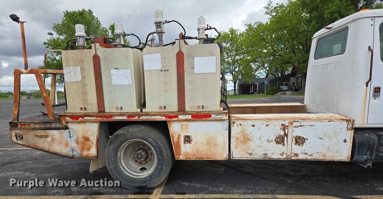 image for item ER5248 1987 International 1754 fuel / lube truck