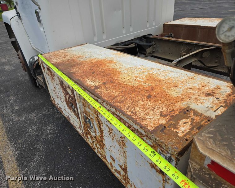 image for item ER5248 1987 International 1754 fuel / lube truck