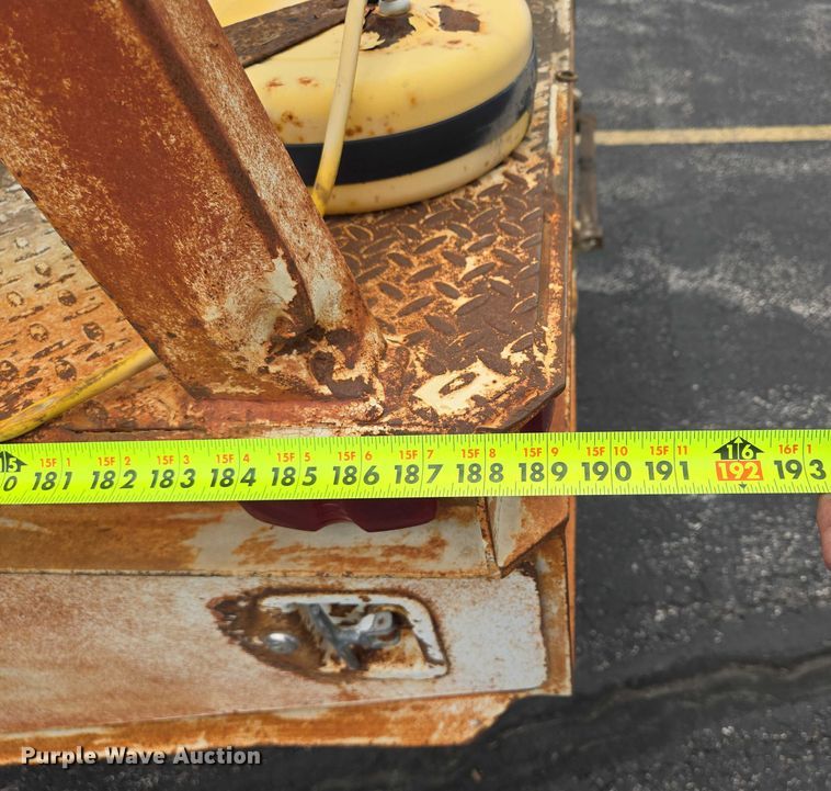 image for item ER5248 1987 International 1754 fuel / lube truck