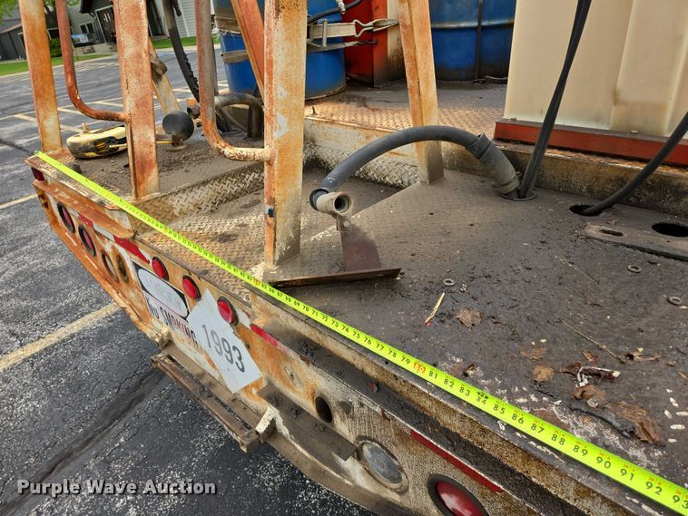 image for item ER5248 1987 International 1754 fuel / lube truck