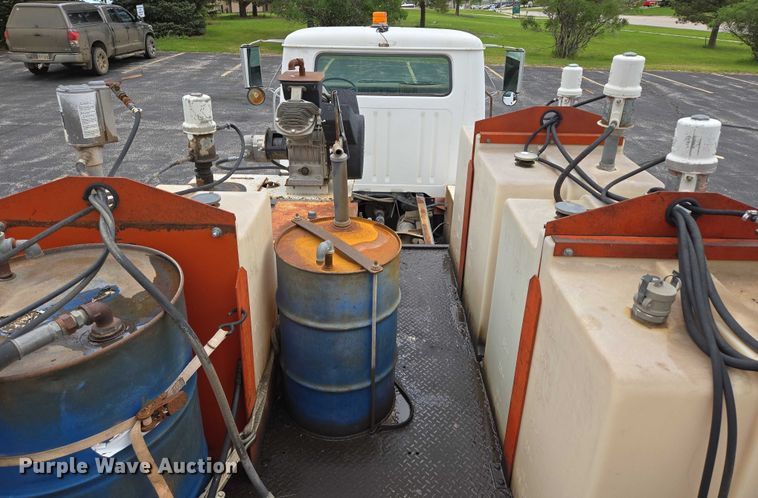 image for item ER5248 1987 International 1754 fuel / lube truck