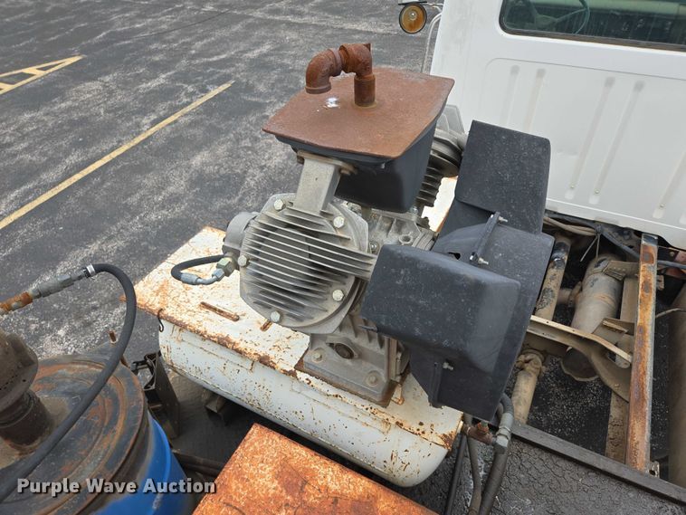 image for item ER5248 1987 International 1754 fuel / lube truck