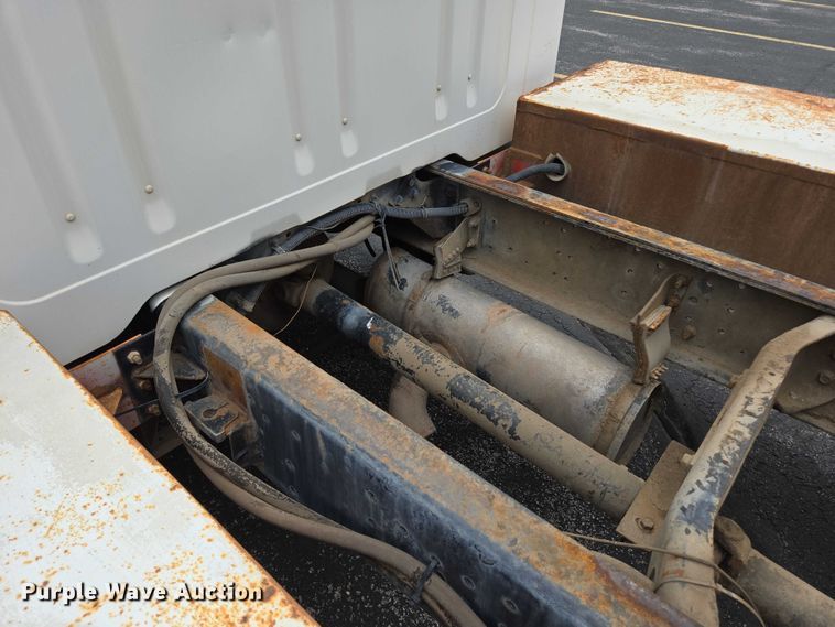 image for item ER5248 1987 International 1754 fuel / lube truck