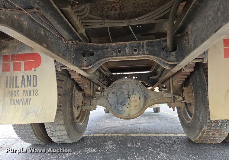 image for item ER5248 1987 International 1754 fuel / lube truck