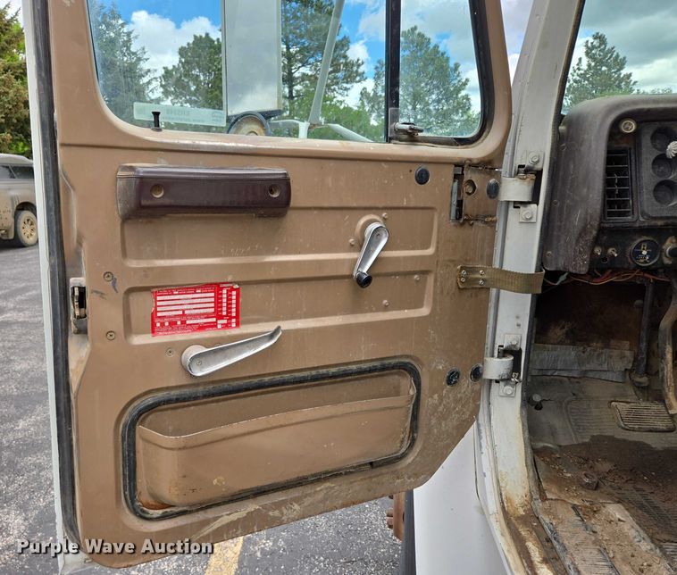 image for item ER5248 1987 International 1754 fuel / lube truck