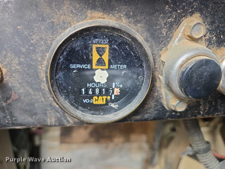 image for item ER5248 1987 International 1754 fuel / lube truck