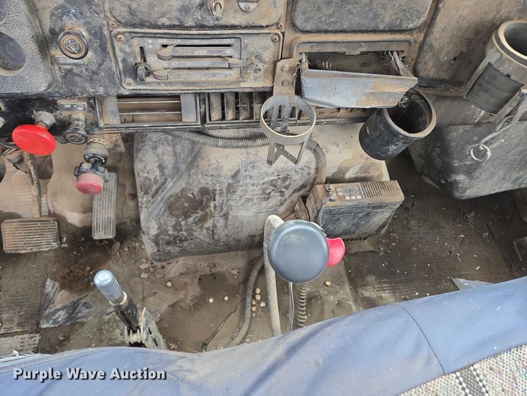 image for item ER5248 1987 International 1754 fuel / lube truck