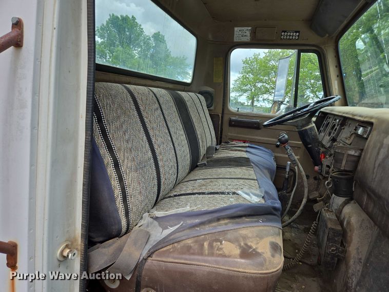 image for item ER5248 1987 International 1754 fuel / lube truck