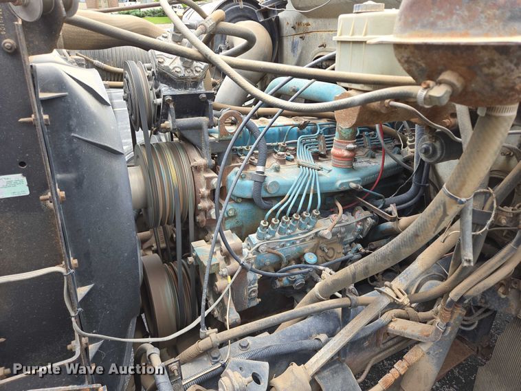 image for item ER5248 1987 International 1754 fuel / lube truck