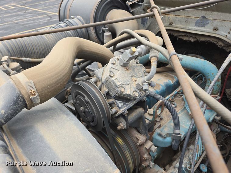 image for item ER5248 1987 International 1754 fuel / lube truck