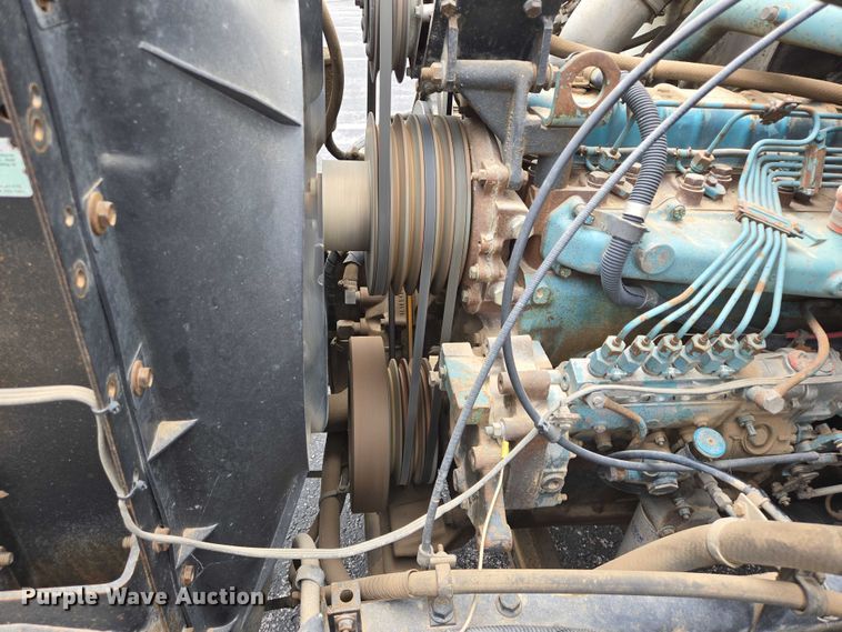 image for item ER5248 1987 International 1754 fuel / lube truck