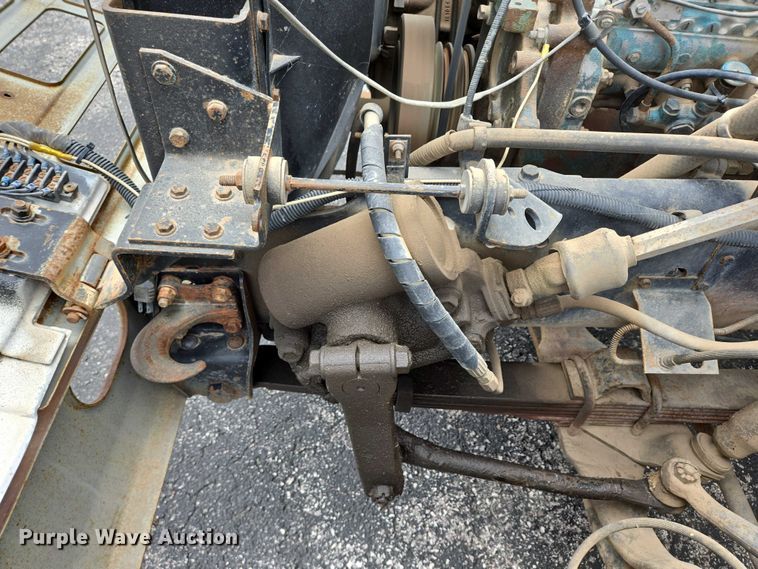 image for item ER5248 1987 International 1754 fuel / lube truck