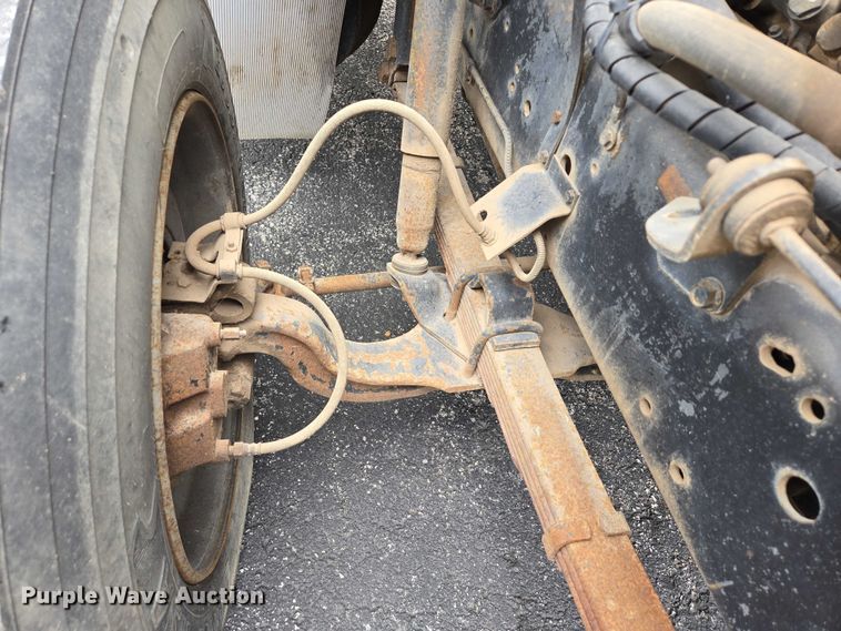 image for item ER5248 1987 International 1754 fuel / lube truck