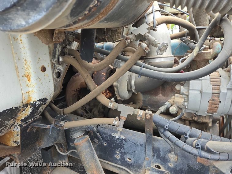 image for item ER5248 1987 International 1754 fuel / lube truck