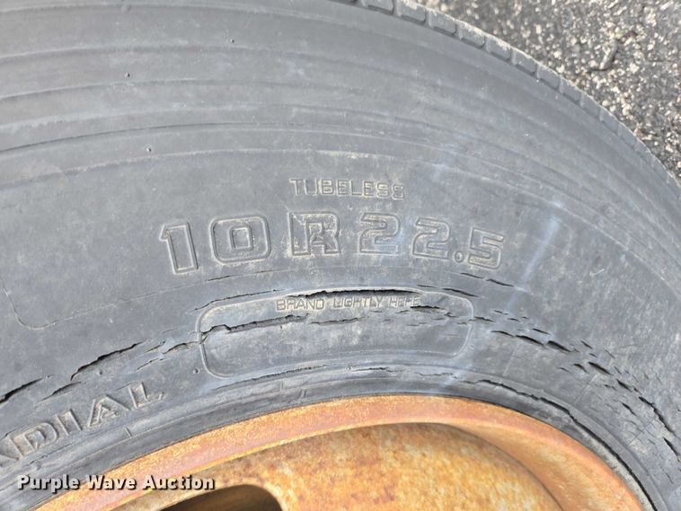 image for item ER5248 1987 International 1754 fuel / lube truck