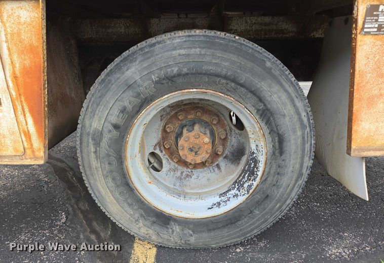 image for item ER5248 1987 International 1754 fuel / lube truck