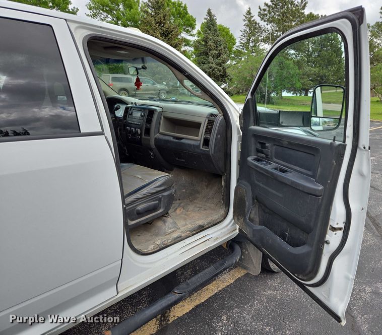 image for item ER5249 2011 Dodge Ram 5500 Crew Cab dump truck