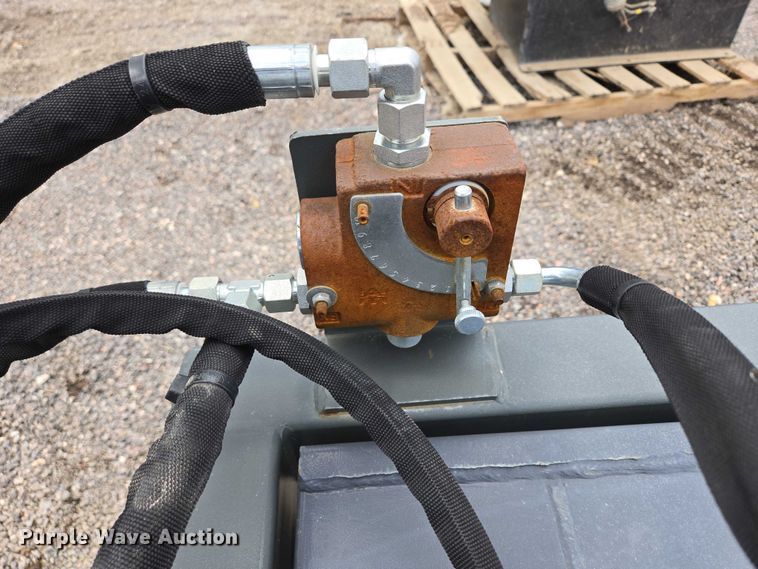 image for item ER5250 Handy HVSB72 skid steer screening bucket