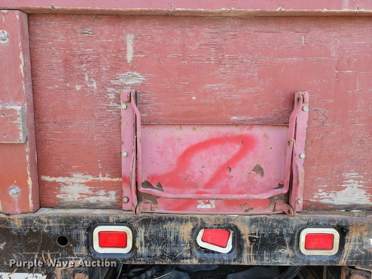 image for item NB9891 2015 Dodge Ram 5500 dump flatbed truck