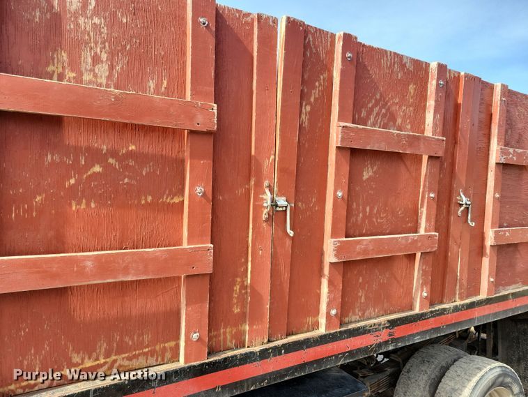 image for item NB9891 2015 Dodge Ram 5500 dump flatbed truck